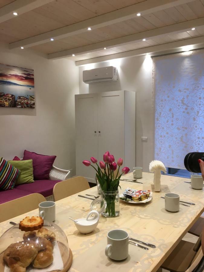 La Scalinata Di Chiaia Bed & Breakfast Naples Exterior photo